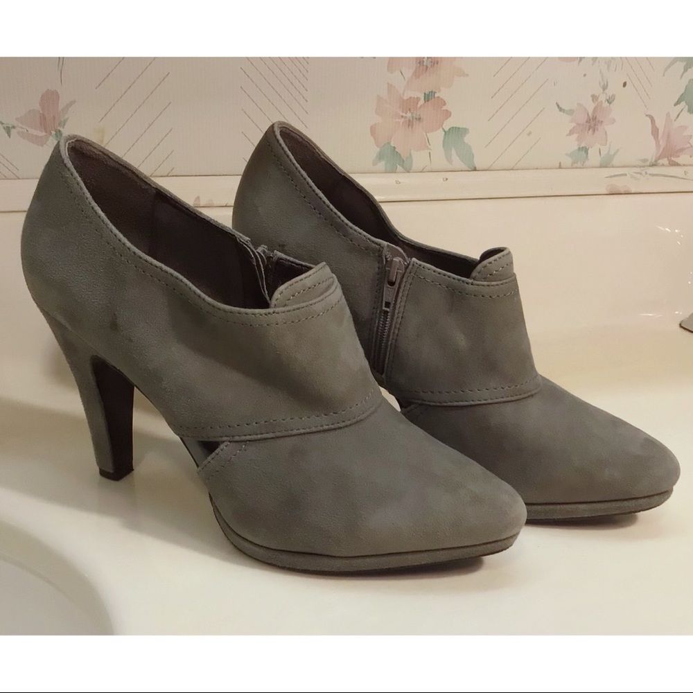Banana Republic Gray Ankle Boots